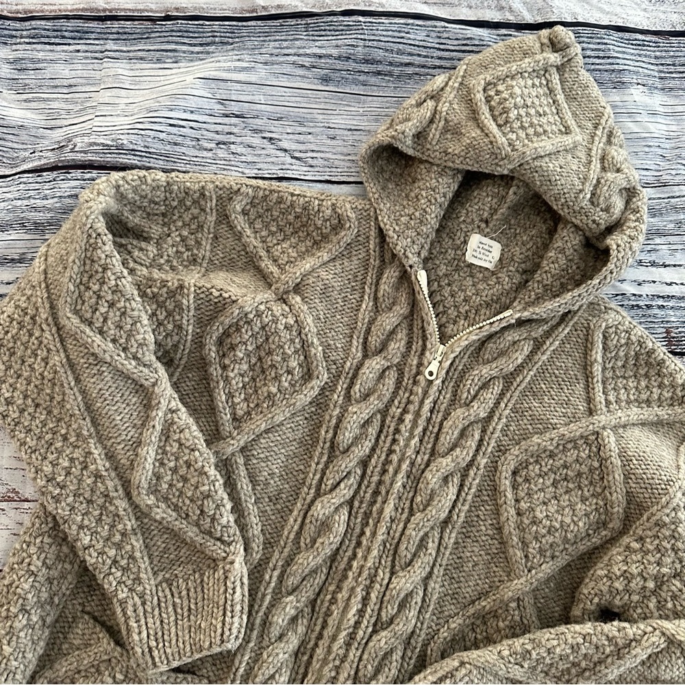 100% Wool Made in Ecuador Beige Cable Knit Hooded Zip Up Sweater